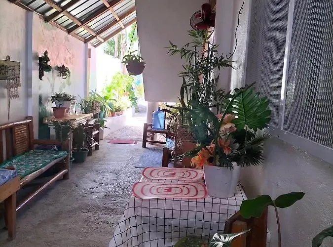 Resort The Cronin Oslob